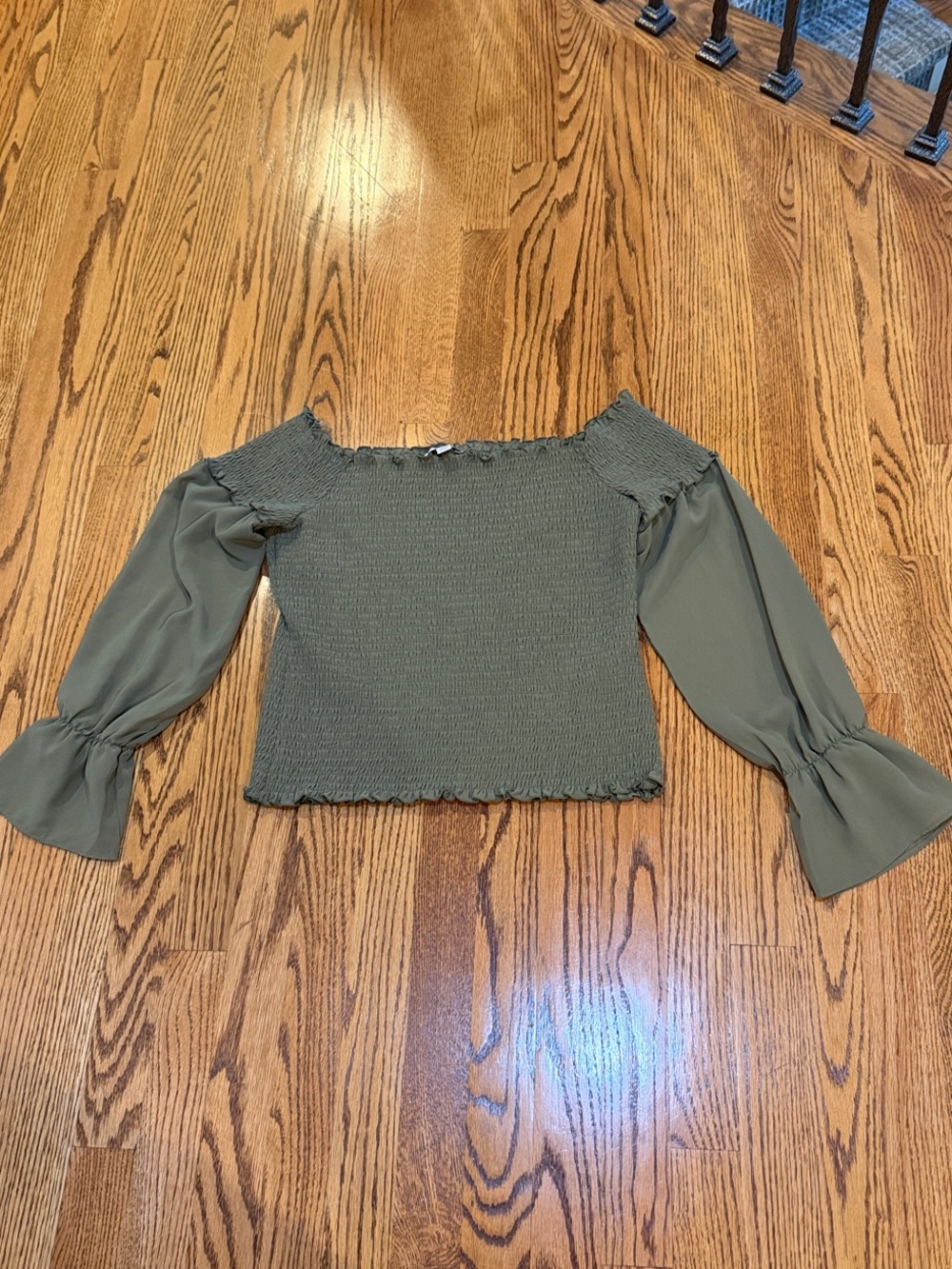 Bar III Olive Off-Shoulder Smocked Crop Top sz m
